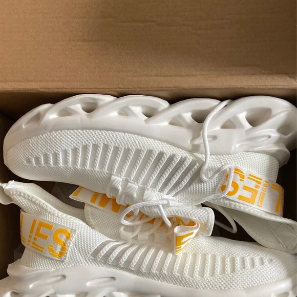 Men’s & womens athletic sneakers